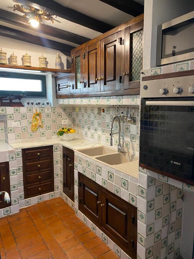 Dimora Disiu - Jacuzzi & Sea View - 4 Minuti A Piedi Dal Centro Feriehus Taormina