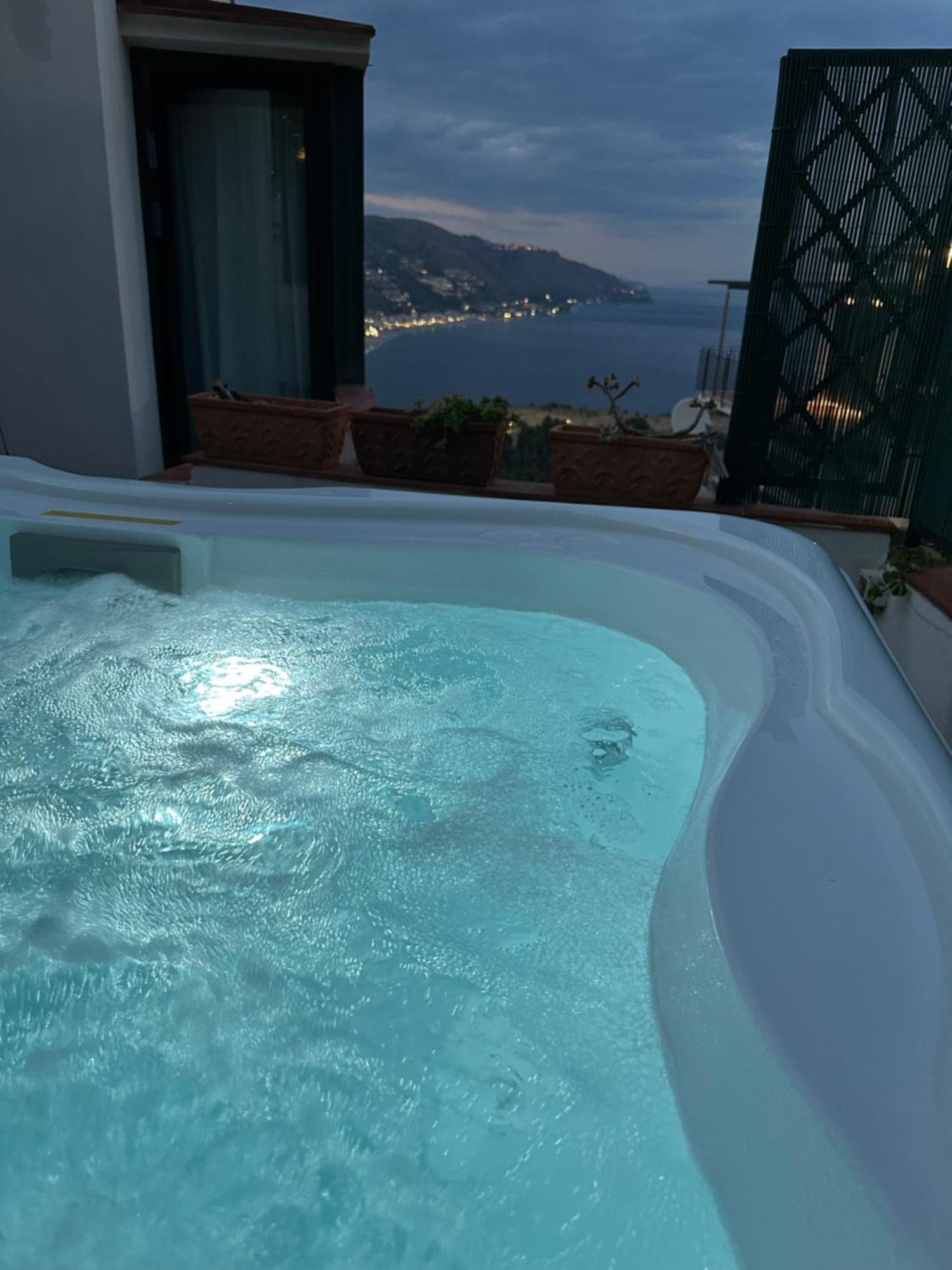 Dimora Disiu - Jacuzzi & Sea View - 4 Minuti A Piedi Dal Centro * Taormina